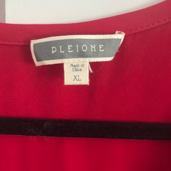 Pleione Red Relaxed Blouse with Long Sleeves - Picture 2 of 3